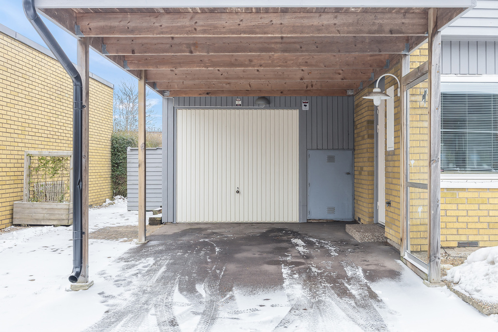Carport och garage