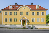 Vackert flerbostadshus med utvecklingspotential