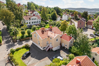Bostadsfastighet med fyra lägenheter i Kvarnbyn